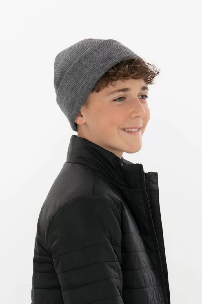 Y100 – Model worn youth toque